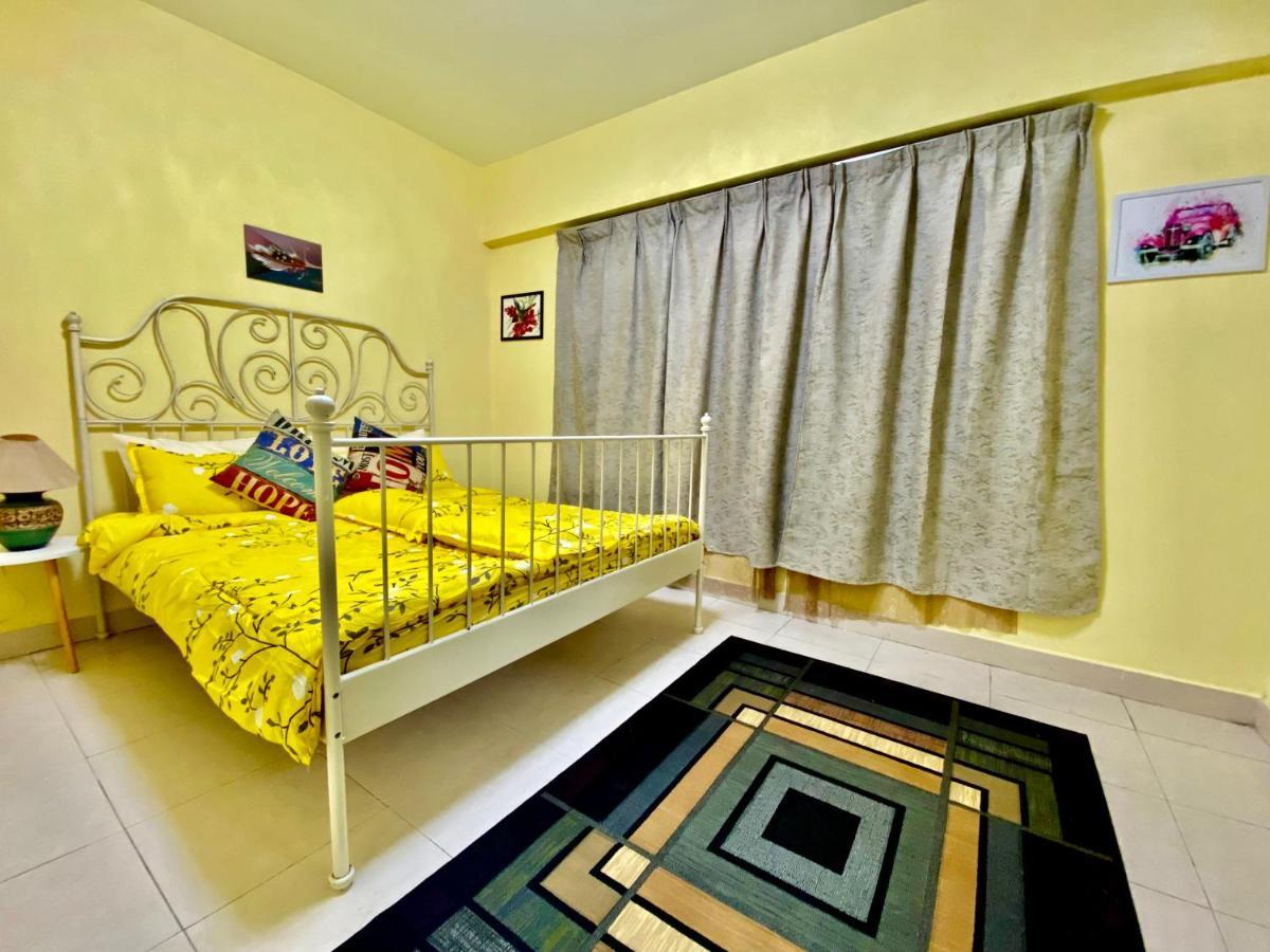 Putravilla Condominium Lovely & Spacious With Public Pool Kampong Kerdas Kültér fotó